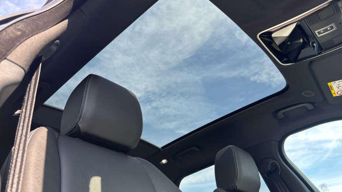 Land Rover Range Rover Velar 3.0 D300 MHEV Belgravia Edition Satin 5dr Auto Diesel Estate - Image 20